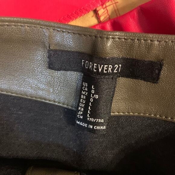 Bundle of two pleather forever 21 miniskirts. Sz L - Picture 5 of 5